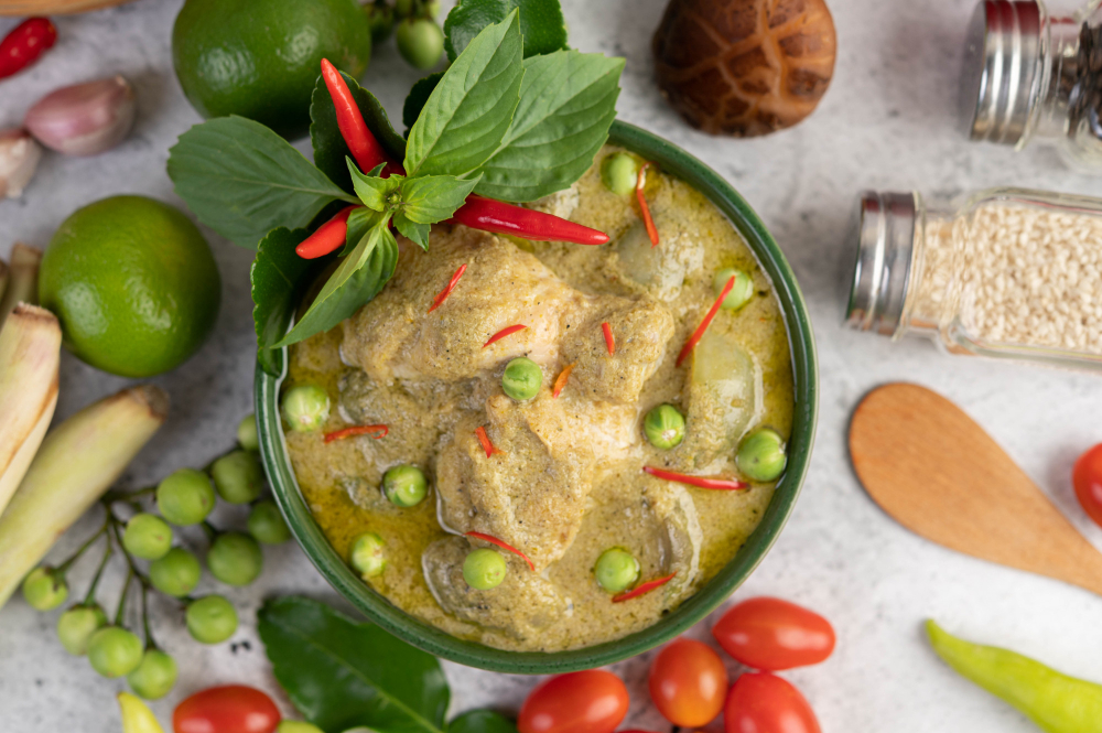 Gaeng Khiao Waan Gai (Thai Green Curry with Chicken) - Barkat Foods